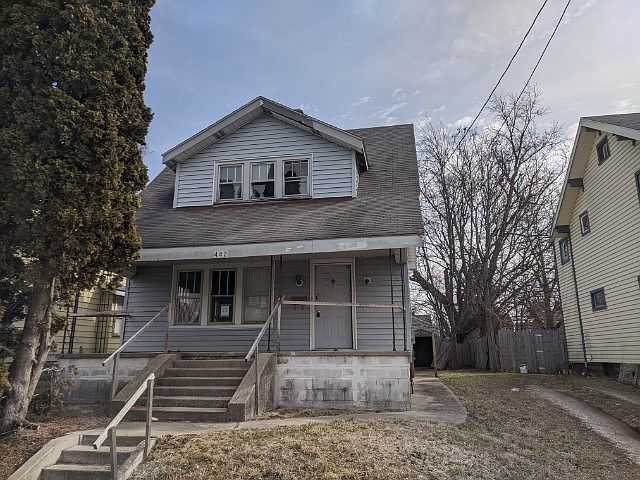 1st image of 442 Mary St