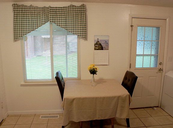 4th image of 1220 Cathryn Ave