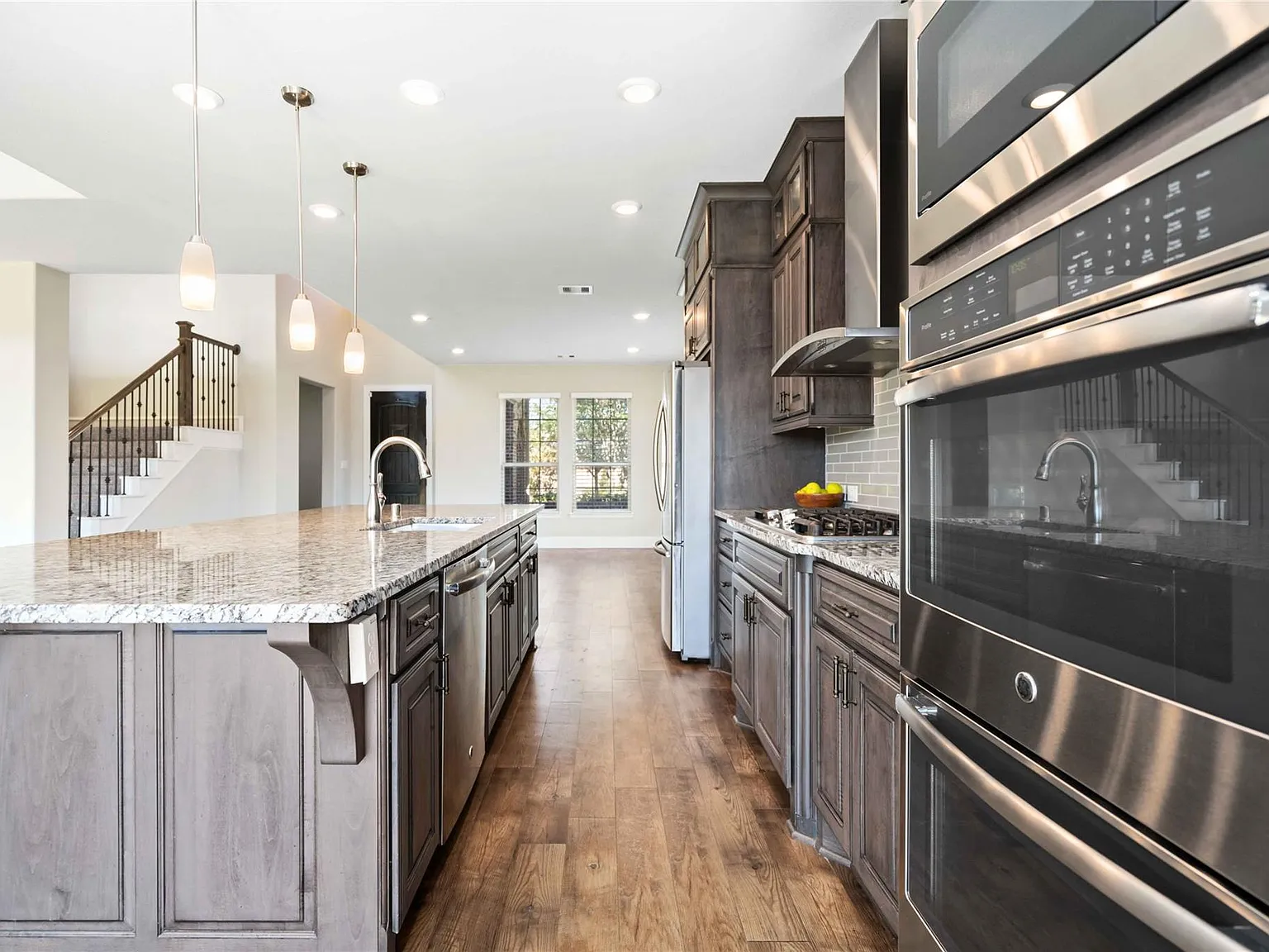 4 bed, 3.5 bath, 3478 sqft, $4,000 — Photo 4