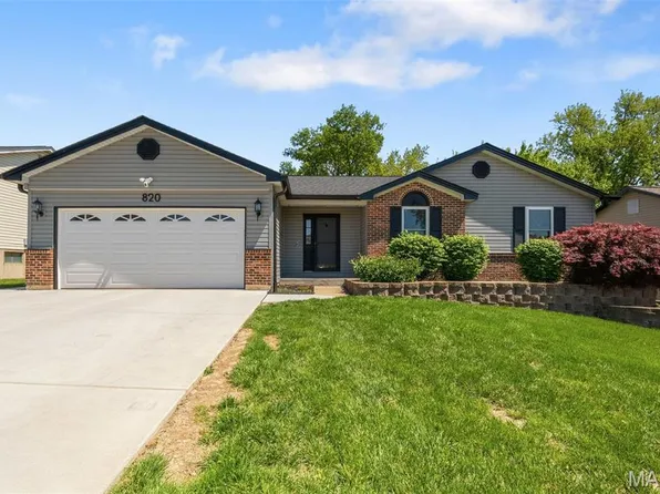 820 Glenhaven Dr, O'Fallon, MO 63366