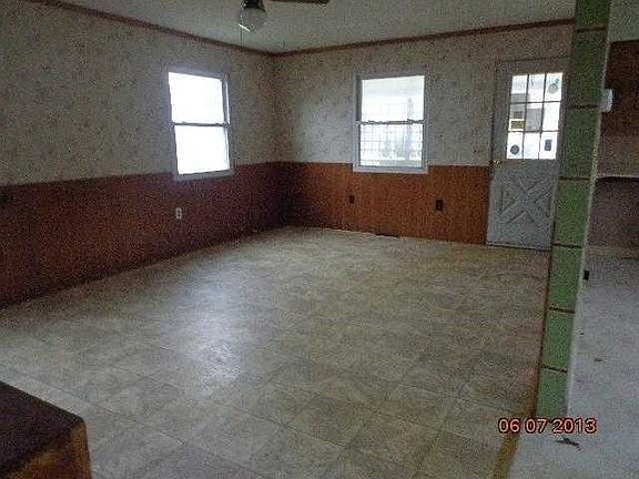 3rd image of 411 Hill Ave