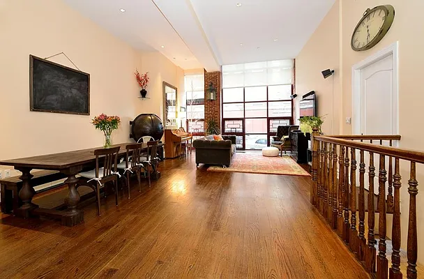 Sold by Level Group | media 21