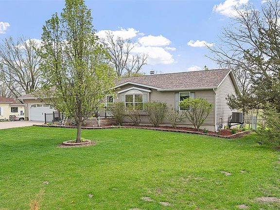 3rd image of 4555 NE 34th Ct