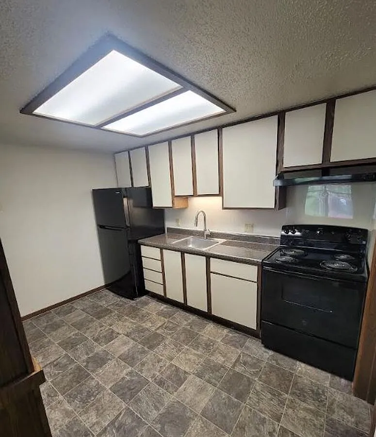 First full month rent free! Enjoy a peaceful setting, 1BR/1BA — Photo 1