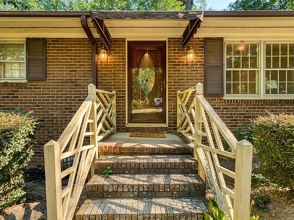 4th image of 3405 Forest Rd