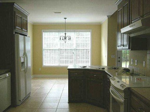 5th image of 302 E Sommer Oak Dr
