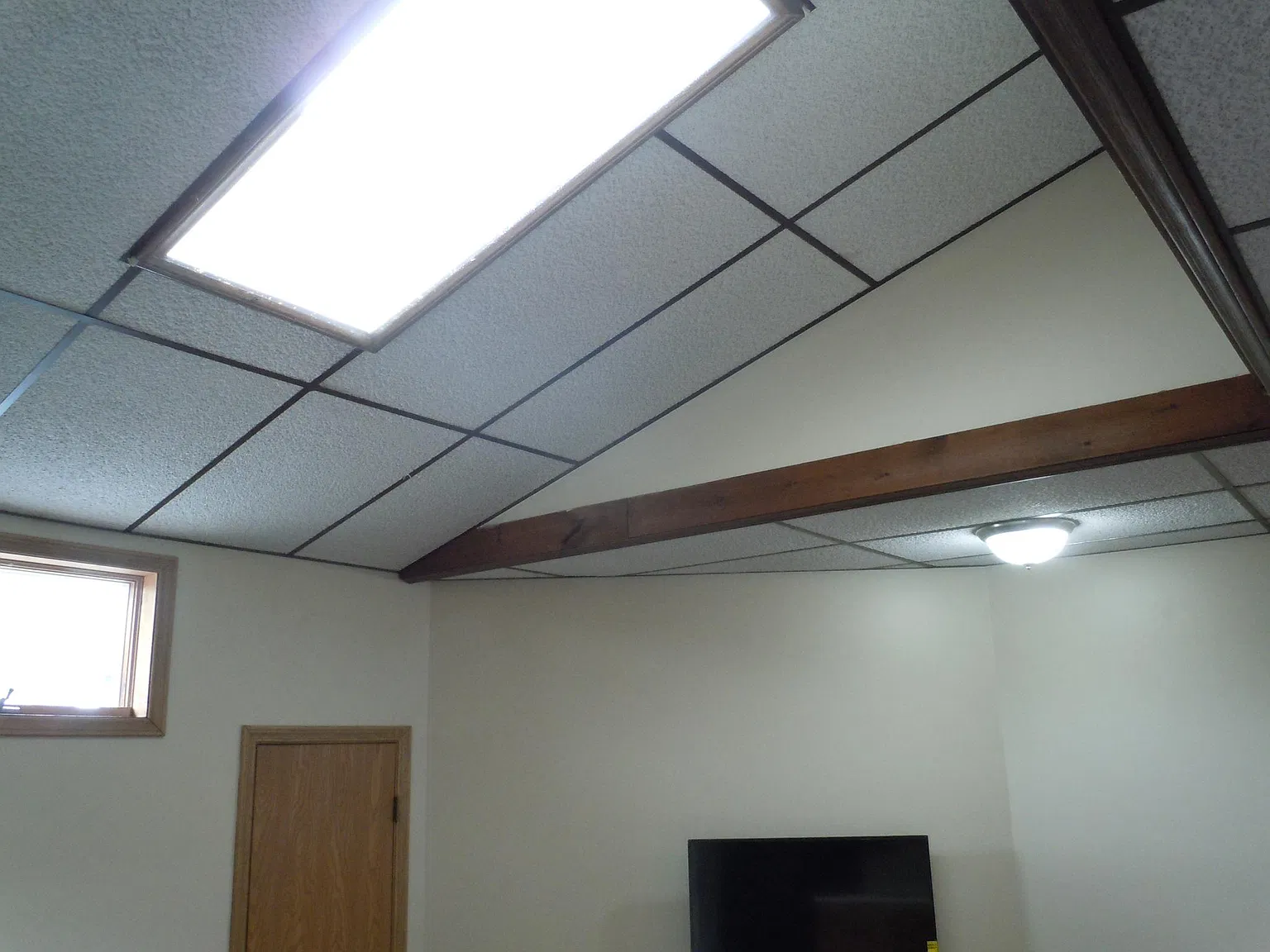2 bed, 700 sqft, $950 — Photo 2