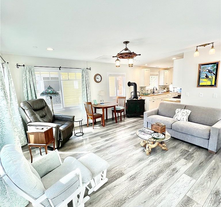 1st image of 311 Clarissa Ave