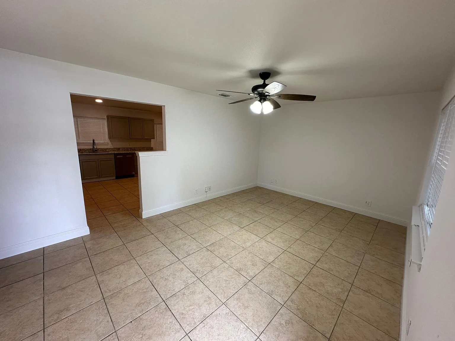 4 bed, 1722 sqft, $1,995 — Photo 2