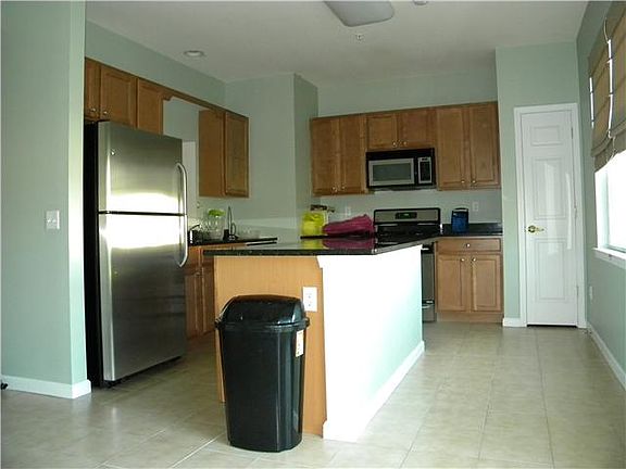 4th image of 103 Woodlake Dr