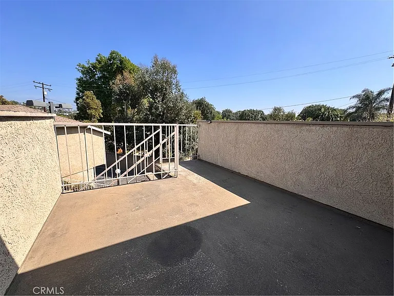 630 Bridgeport Cir #8 — Photo 12