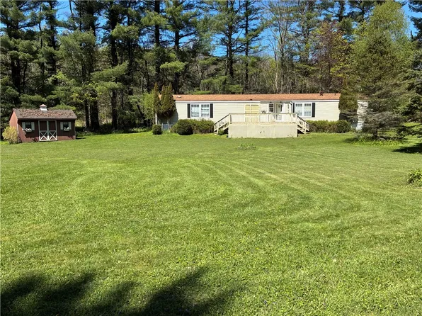714 W Groton Rd, Groton, NY 13073