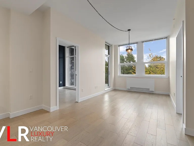 6733 Cambie St #303 — Photo 8