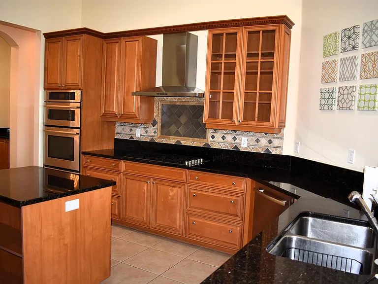 895 SW Grand Reserves Blvd — Photo 5