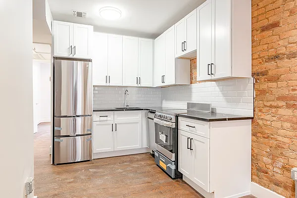 Rented by MySpaceNYC | media 18