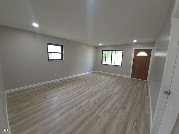 4th image of 2844 Dietz St