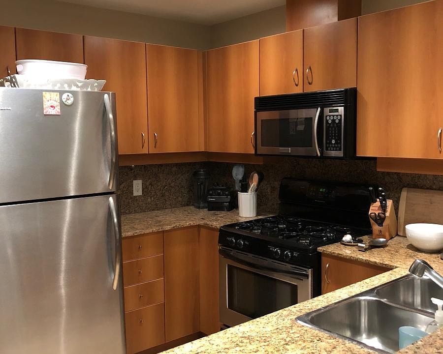 1st image of 300 W Beech St Unit 504