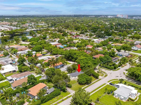 1698 NE 169th St, North Miami Beach, FL 33162