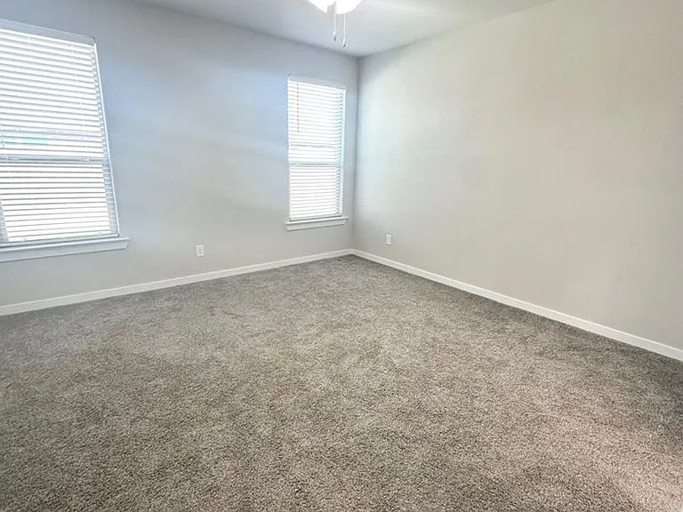 2201 Beaufort Dr — Photo 11