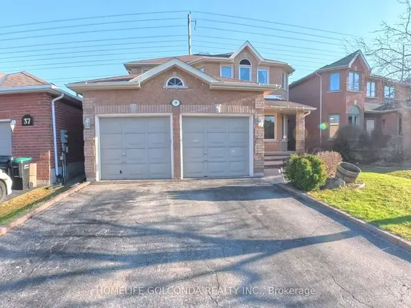 39 Etherington Cres, Barrie, ON L4N 7T2