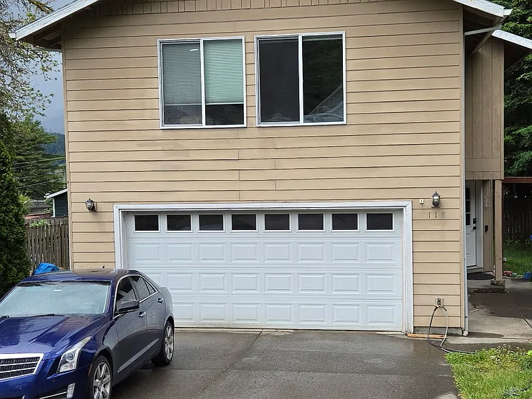 118 SW Regulator St — Photo 1