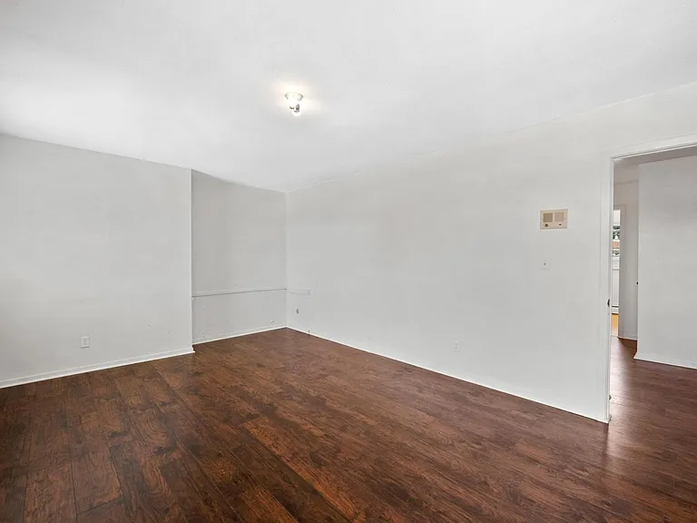 905 W 6th Ave — Photo 39