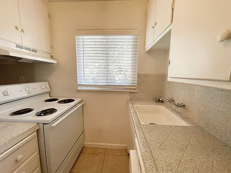 1315 G Street — Photo 6