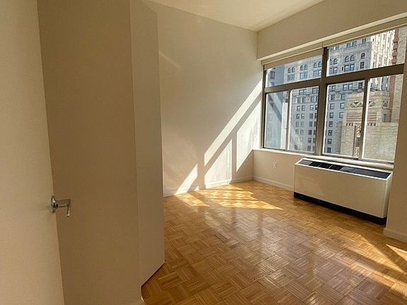 4th image of 50 Trinity Pl #17M