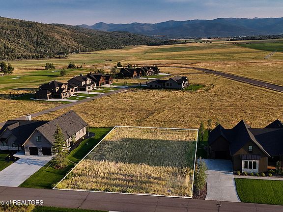 2nd image of 423 Royal Elk Cir