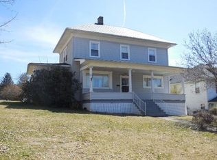 408 Main St, Mount Hope, WV 25880