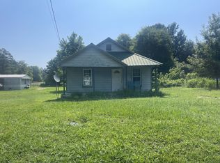 92 Tennessee Gas Dr, Lobelville, TN 37097