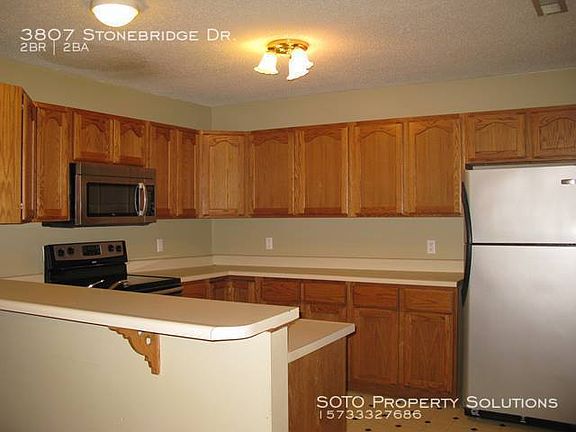 3rd image of 3807 Stonebridge Dr
