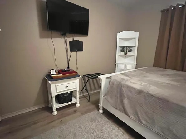 (undisclosed Address), Tyler, TX 75709