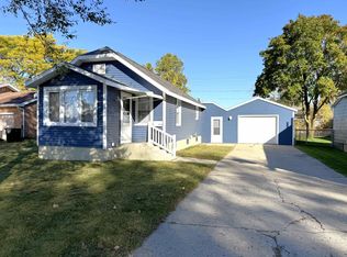 2312 17th Ave, Menominee, MI 49858