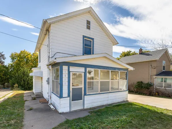 1850 Grace St, Dubuque, IA 52001