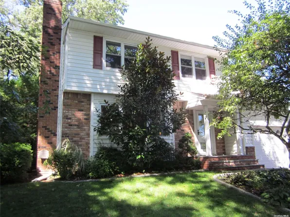 2 Laurel Court, Northport, NY 11768