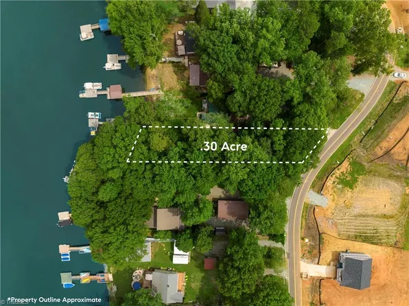 1349 Hickory Point Dr, Lexington, NC 27292