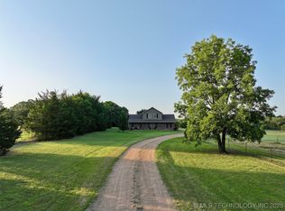 2415 E Harbert Rd, Tishomingo, OK 73460