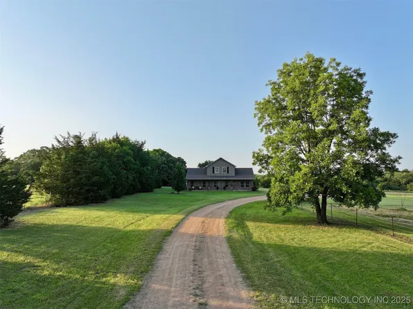 2415 E Harbert Rd, Tishomingo, OK 73460