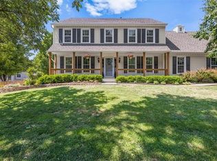 9702 W 124th St, Overland Park, KS 66213