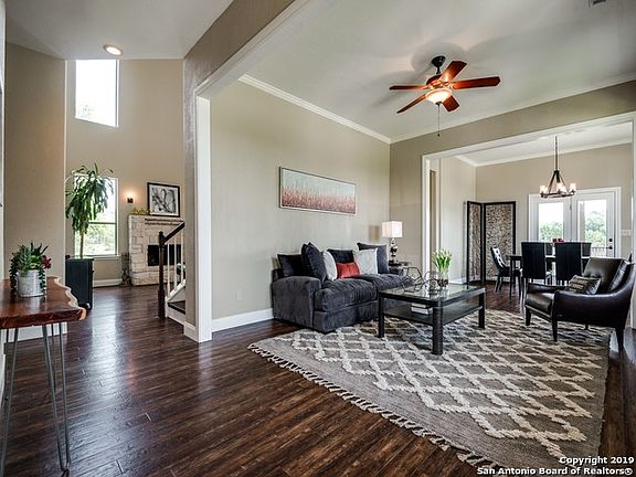5th image of 477 Summer Glen Ln