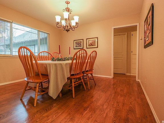 4th image of 2324 Westminster Dr