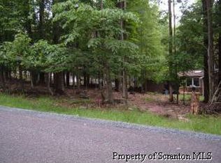 215 Evergreen St, Lake Ariel, PA 18436