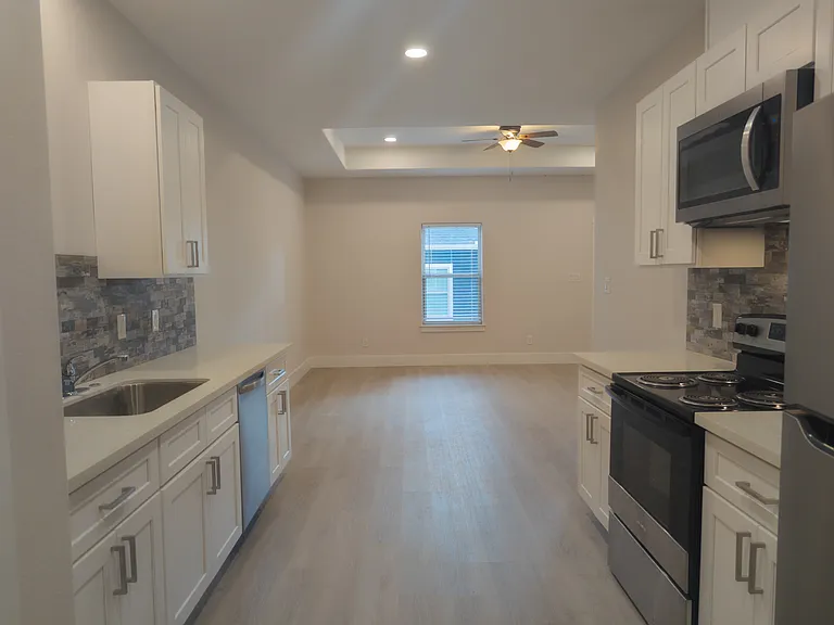 416 Lake St #102 — Photo 8