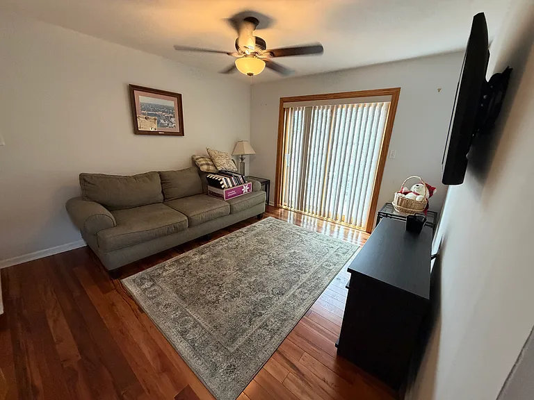 4231 N Mulligan Ave — Photo 9
