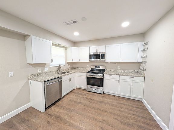 5th image of 1604 S Redbud Pl