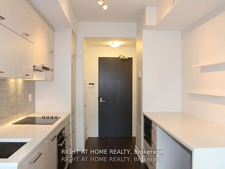 106 Dovercourt Rd #418 — Photo 2