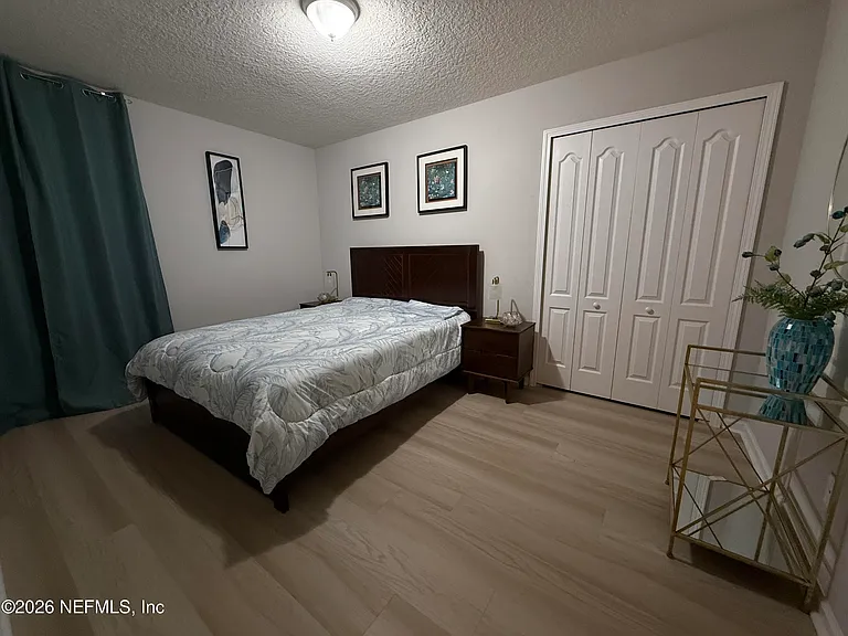 686 Glendale Ln — Photo 23