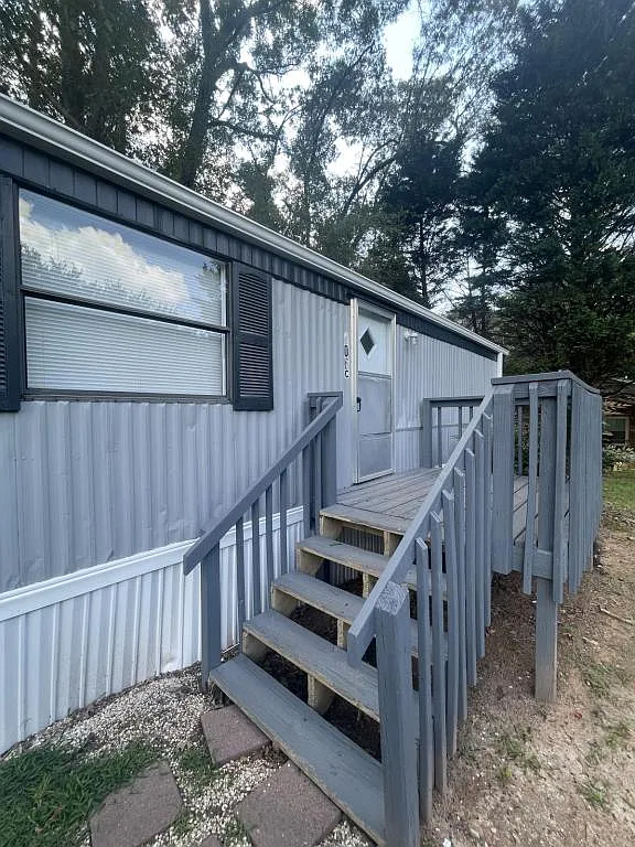 Building Photo - 806C Highway 8 E