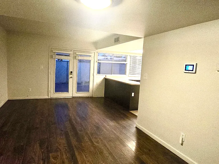 3320 S Juniper St — Photo 3
